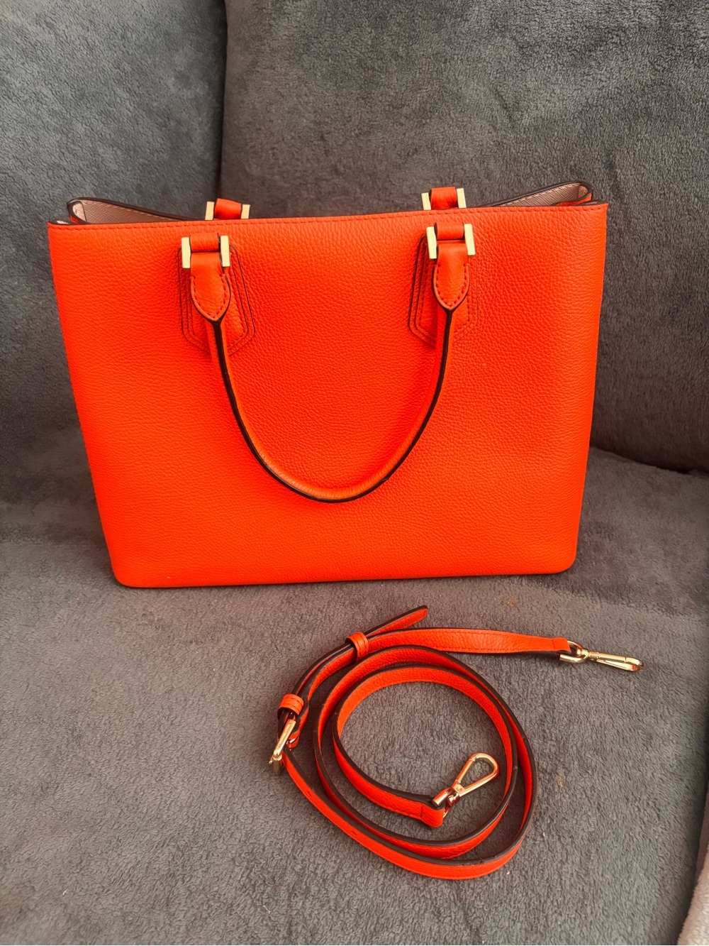 Gorgeous Michael Kors Bright Orange Leather Satchel with Detachable Strap - Picture 2 of 9
